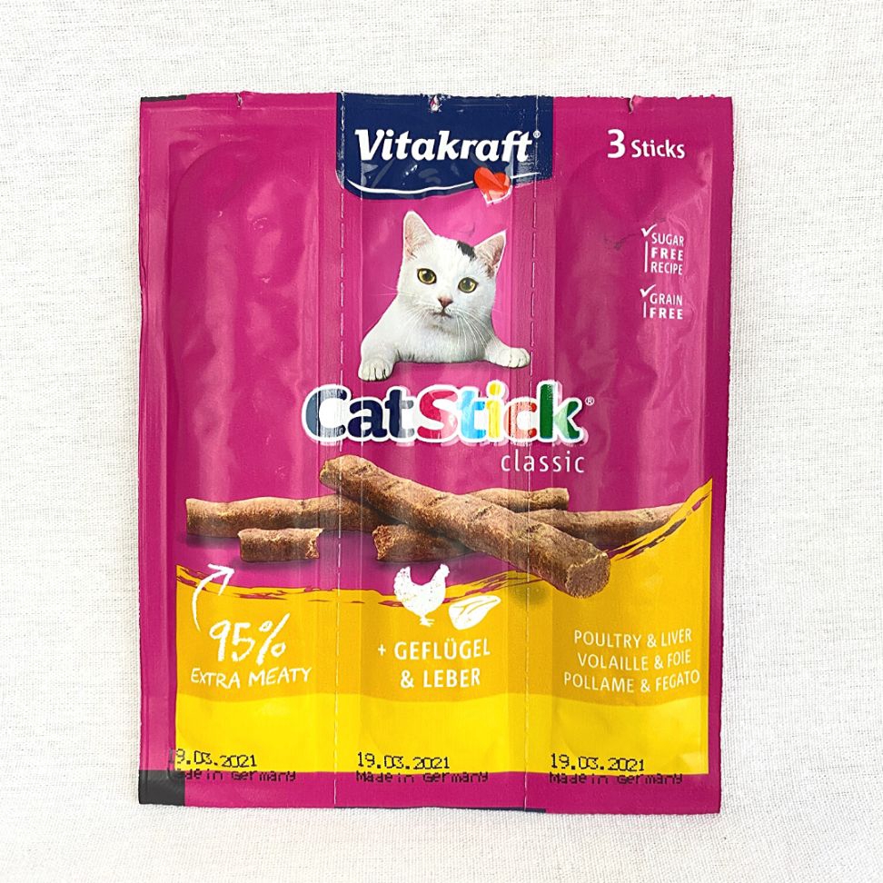 

VITAKRAFT Snack Kucing Mini STICK Poultry and Liver 18gr
