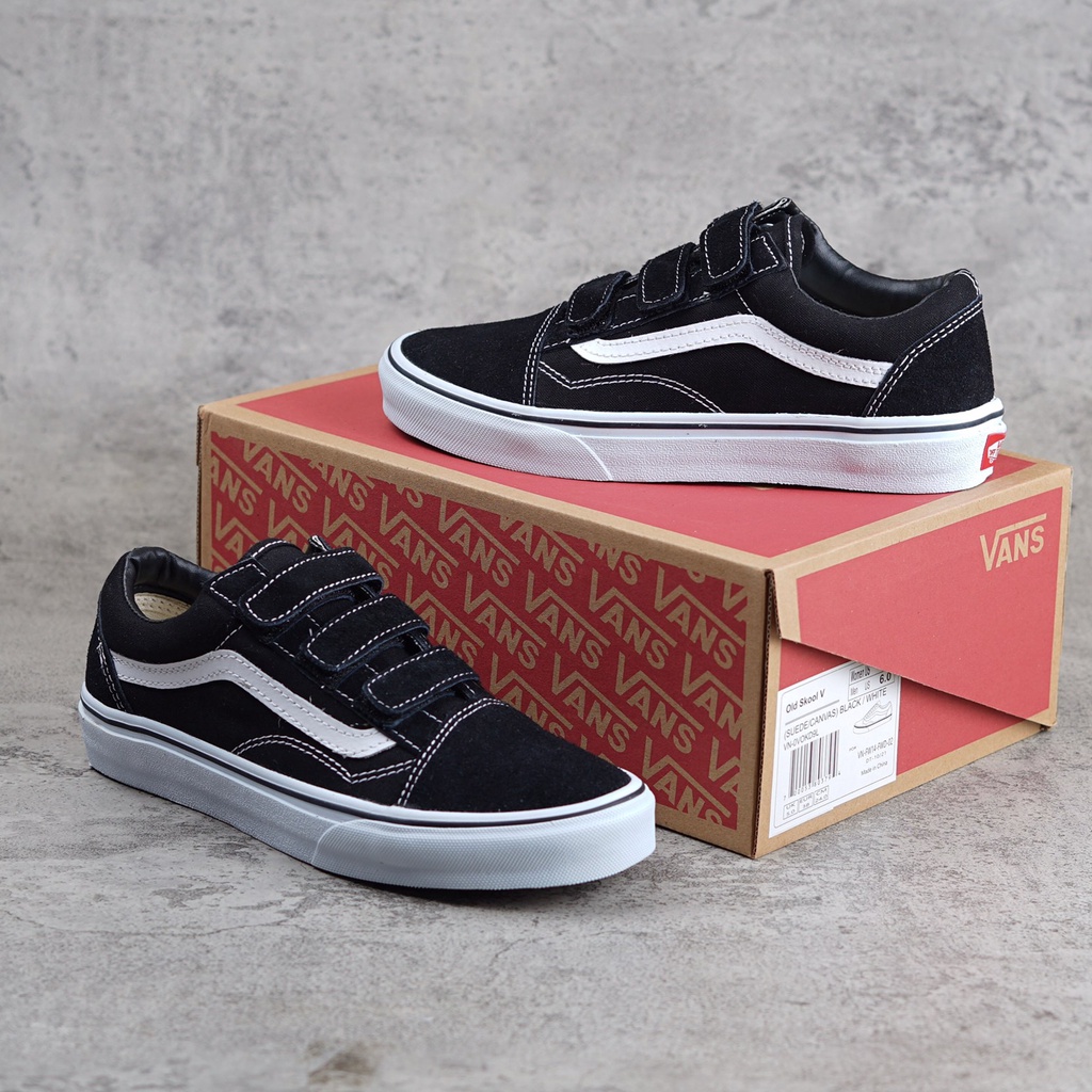 vans suede black and white