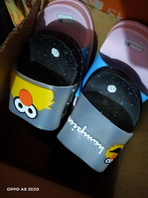  Sandal  Santai Karakter Elmo  Lucu BLACK SOLE Shopee 