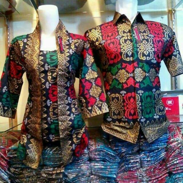 Couple batik