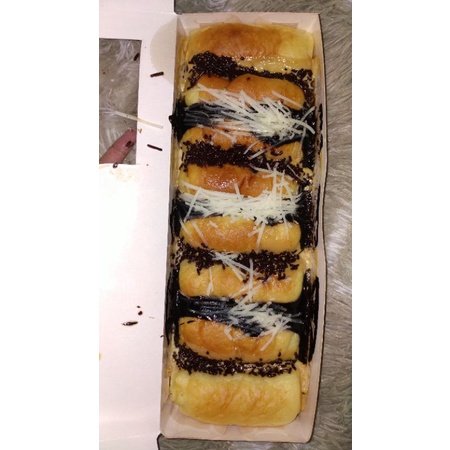 

Roti sisir varian tiramisu mix coklat isi 8 ready setiap hari kamis