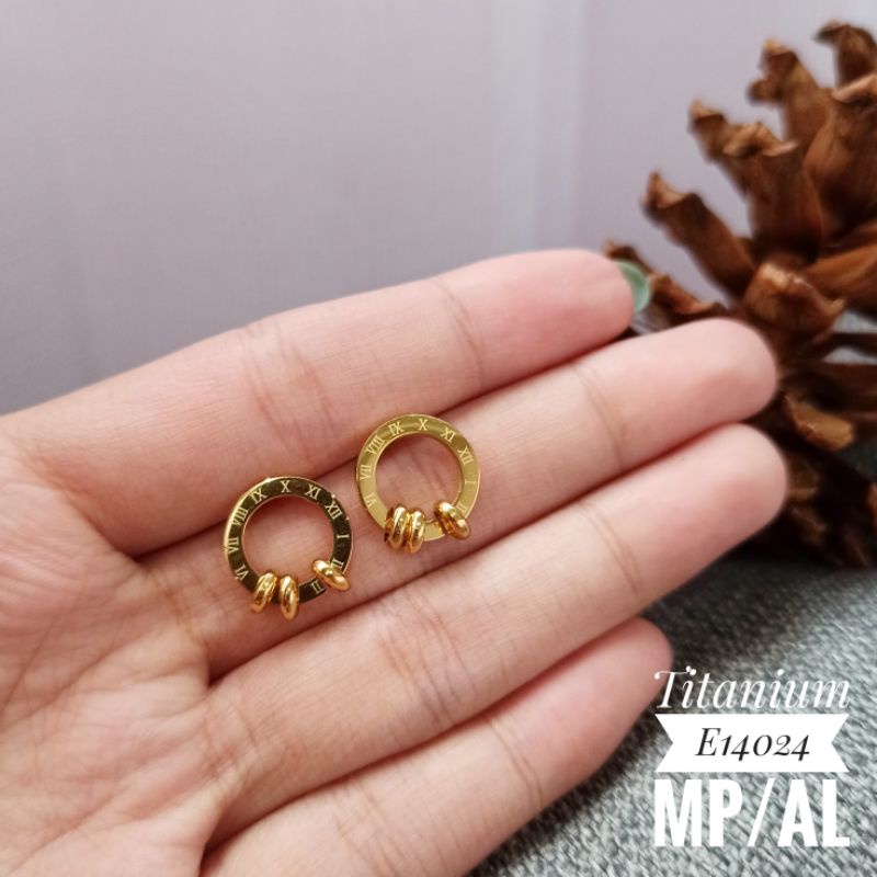 Anting Titanium Stud Bulat motif romawi warna gold E14024