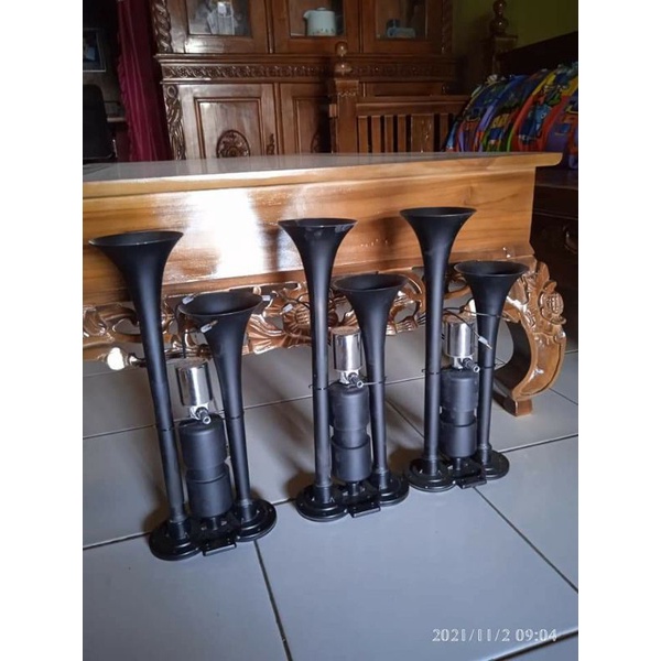 KLAKSON HITAM ALA HINO RK WAJIB PAKAI ANGIN
