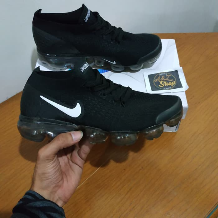 vapormax flyknit black white
