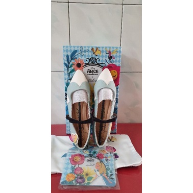 Ittaherl Alice Maxi Pointy Sky size 39