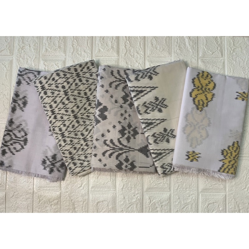 Kamen Endek Putih Bali Motif Lembaran Murah