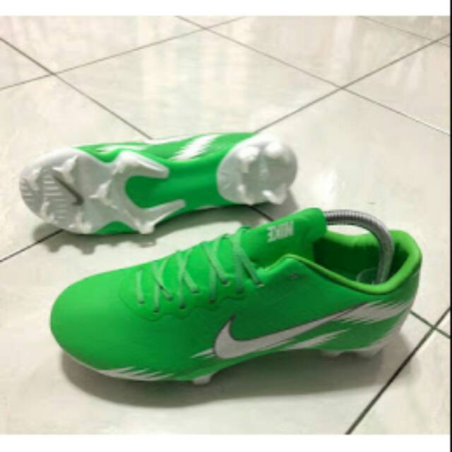 sepatu bola nike mercurial vapor