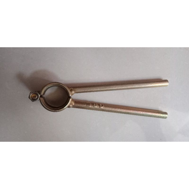 Tang pembuka drat e27