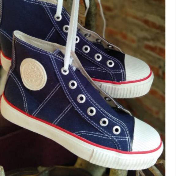 Oke Price.. SEPATU WARRIOR CLASSIC NAVY ,PUTIH ,MAROON ,MERAH ,BLACK WHITE HIGH