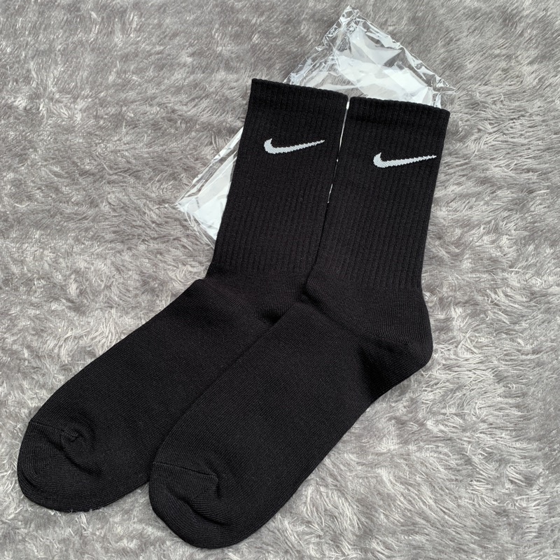 Kaos Kaki Nike Hitam panjang sebetis
