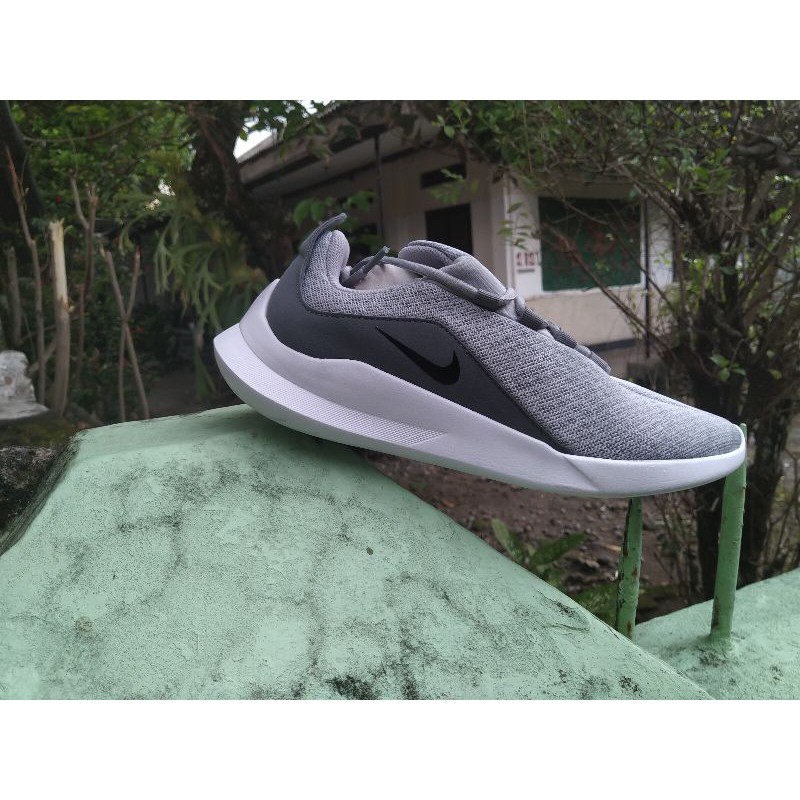 Nike Viale AA2181 003