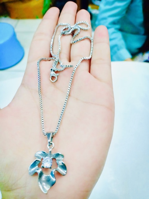 Kalung titanium / kalung satu set leontin  cocok untuk pria dan wanita