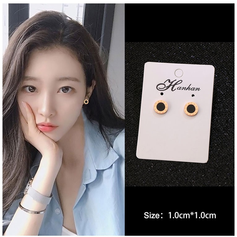 Anting Stud Titanium Bulat Hitam Angka Romawi Anti Pudar