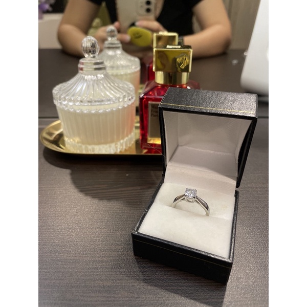 engagement solitaire ring