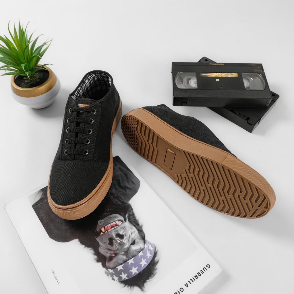 Sepatu Sneakers Casual Pria Joey Footwear Strong Black