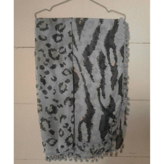 Jilbab/hijab/kerudung square/segi empat motif zebra setengah macan tutul