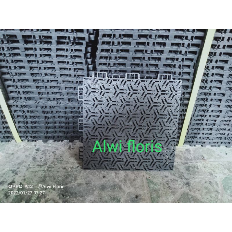 Menjual drainase cell pelastik, alas rumput sintetis tebal 1,5cm