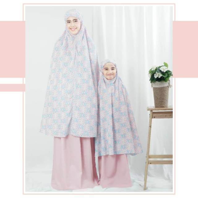 Mukena tazbiya couple ibu dan anak in frame frety flower pink by tazbia collection