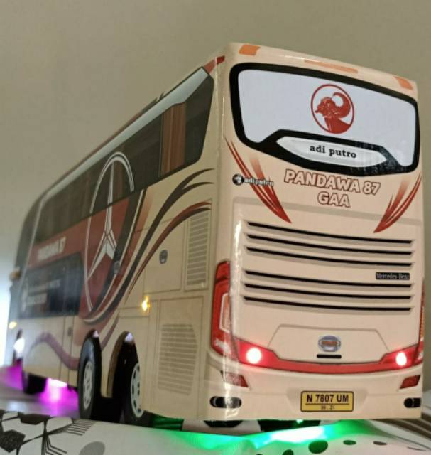 miniatur Bus bis / mainan bus bis PANDAWA 87 DD lampu