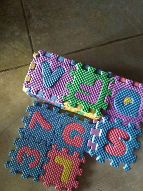 36pcs / Set Karpet Alas Lantai Dengan Bahan Halus Dan Gambar Motif Alfabet Untuk Bayi / Anak-anak