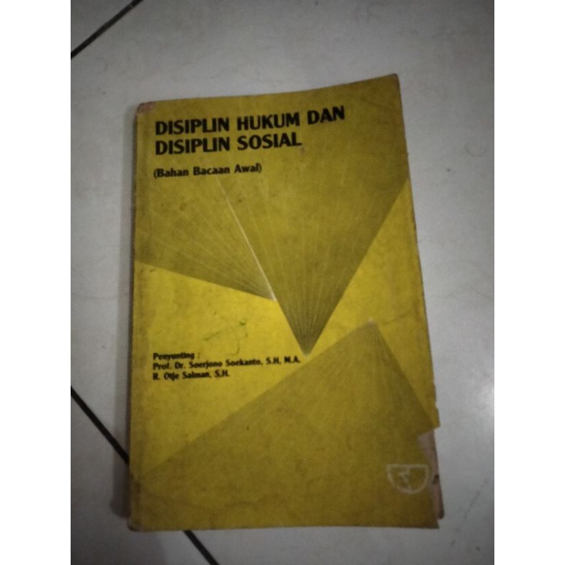 Disiplin Hukum Dan Disiplin Sosial