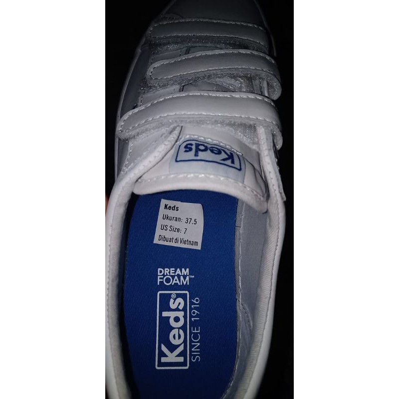 sepatu keds
