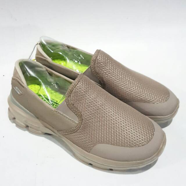 Sepatu Slip On Skechers Cowok Man Go Walk 3