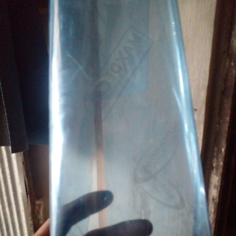 skotlet lampu biru muda