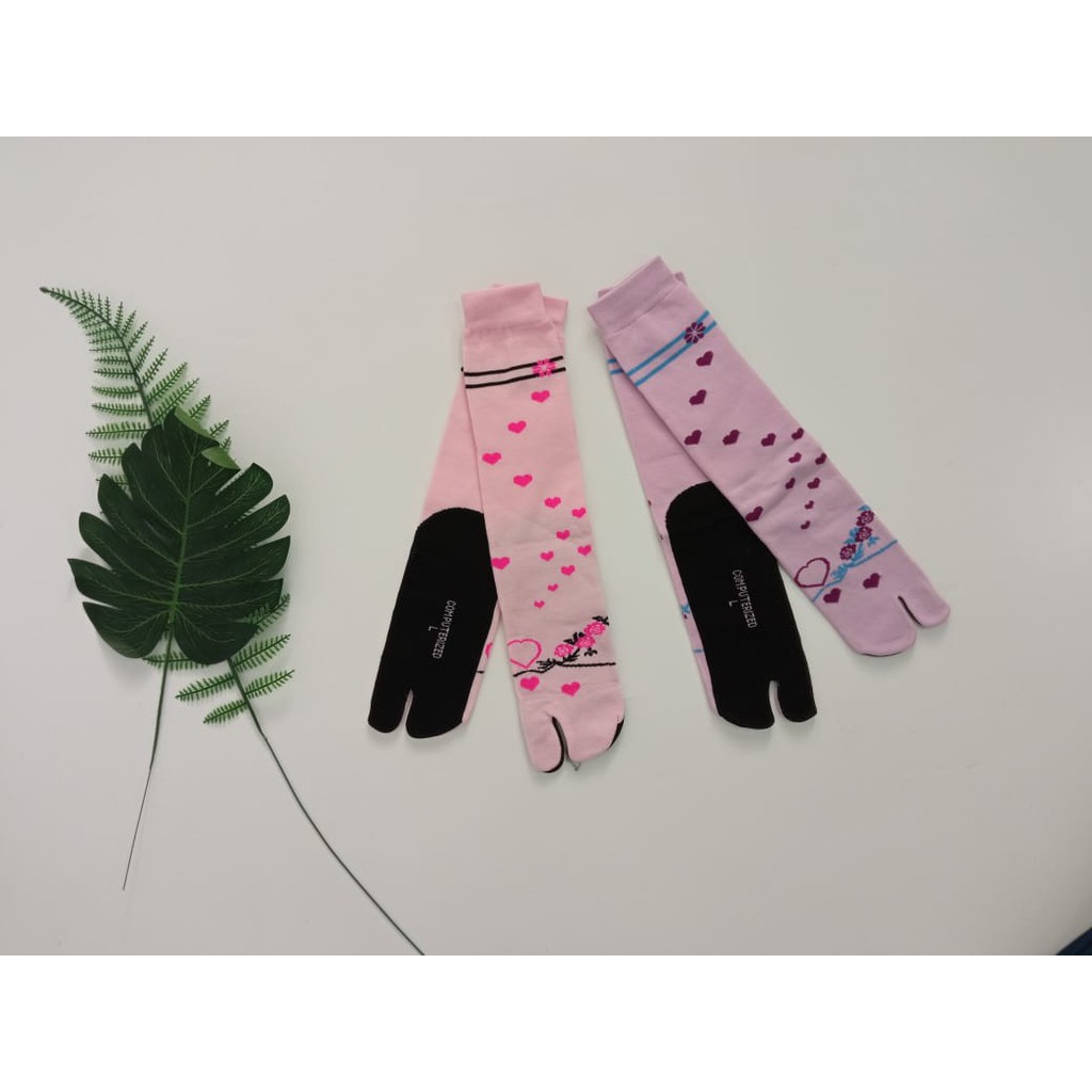 Kaos kaki tapak wanita motif bunga