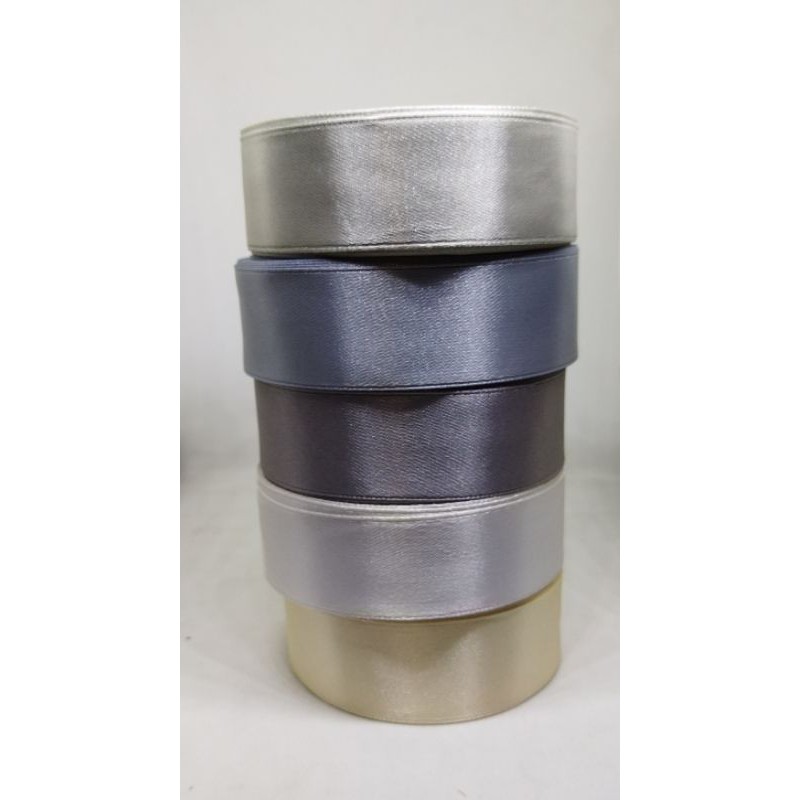 Pita kain Satin lebar 2,5cm seri warna silver per roll