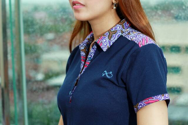 Loyal Kaos Polo Batik Navy Modern Wanita M L XL XXL