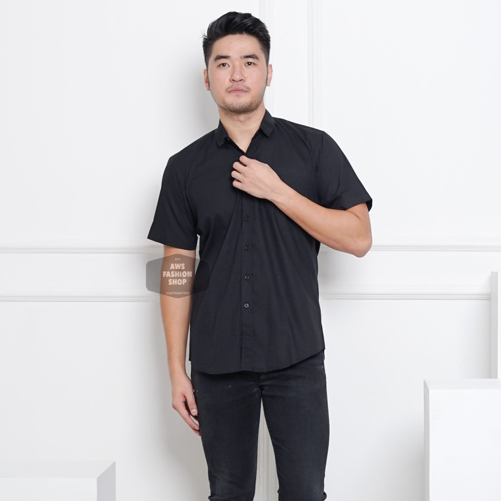 Kemeja Pria Lengan Pendek Polos Hitam Pekat Black Slimfit Casual 3308