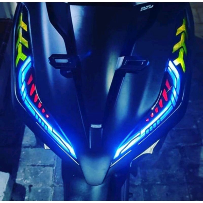 Stiker atau skotlet lampu alis vario new 125-150 tahun 2019-2021