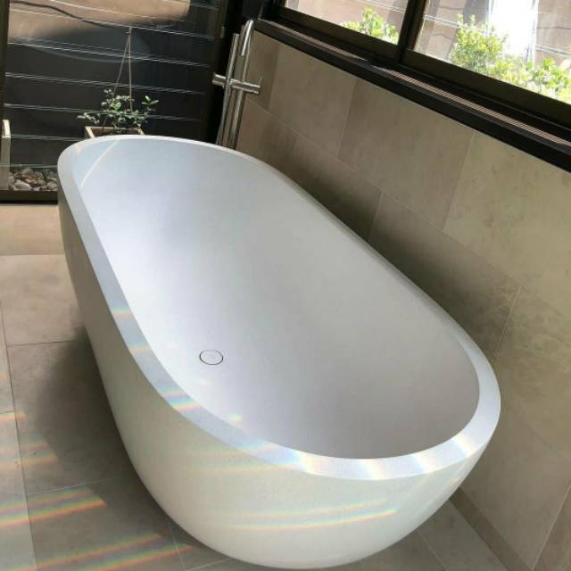  Bathtub  dari semen dan marmer terrazo P 130 T 55 L 60 cm 