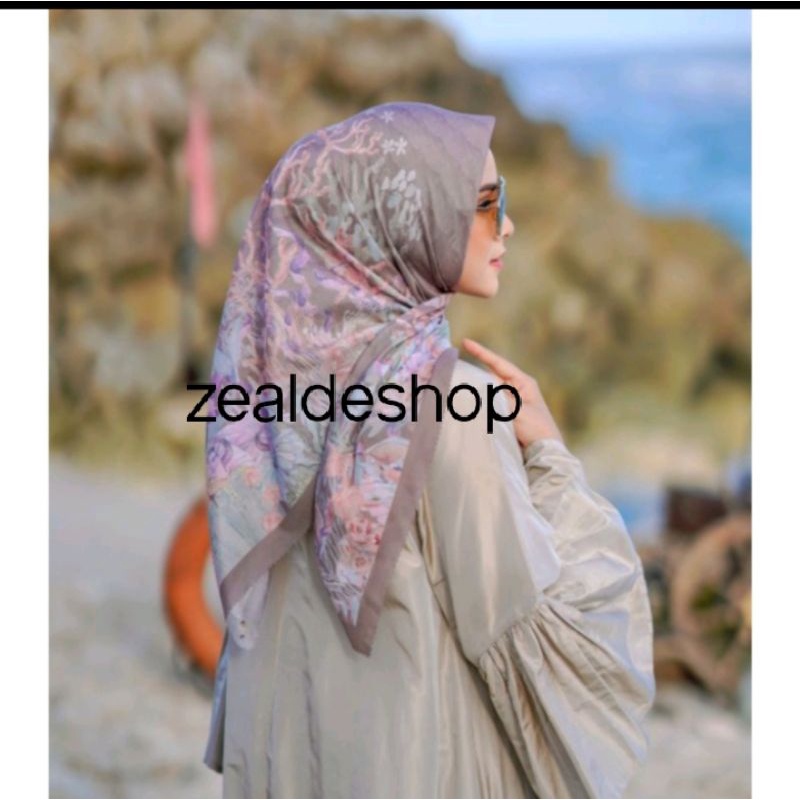 BUTTONSCARVES LITTLE MERMAID DISNEY TAUPE SYAR'I size XL(DISNEYXBS)