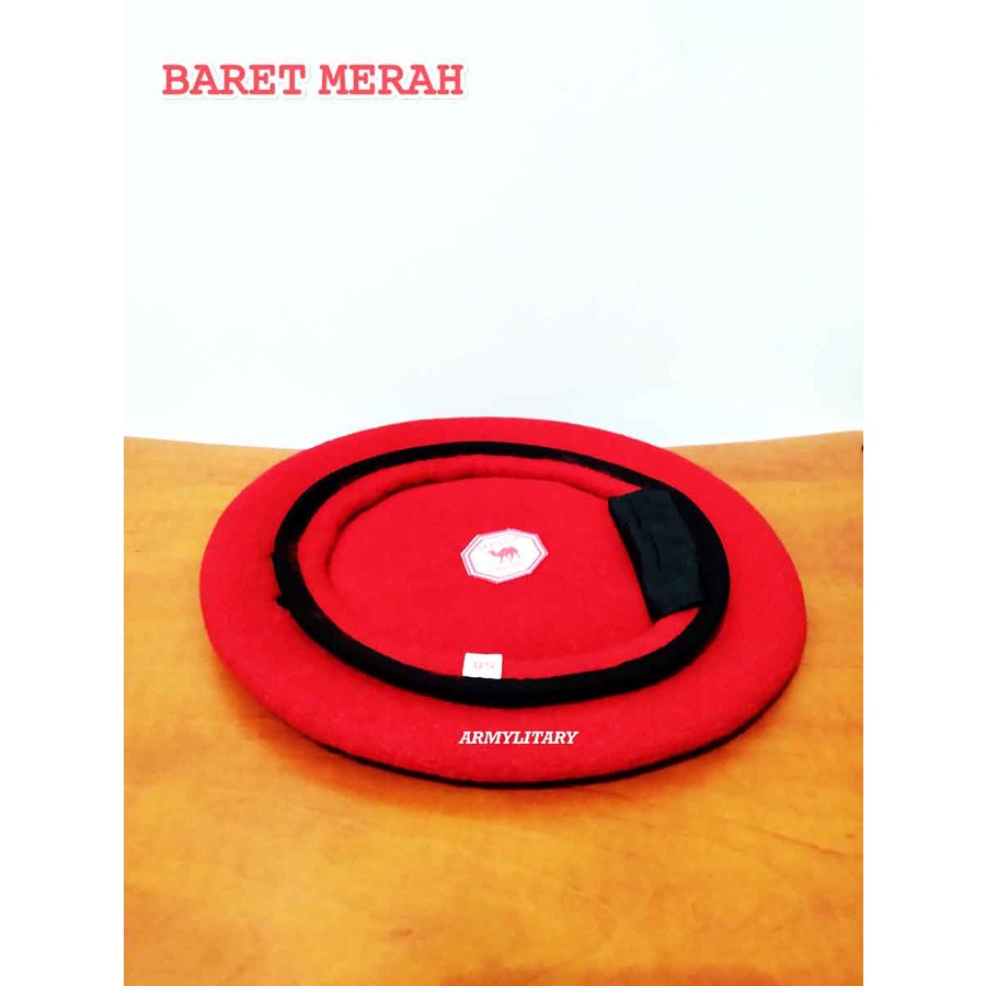 Baret camel merah