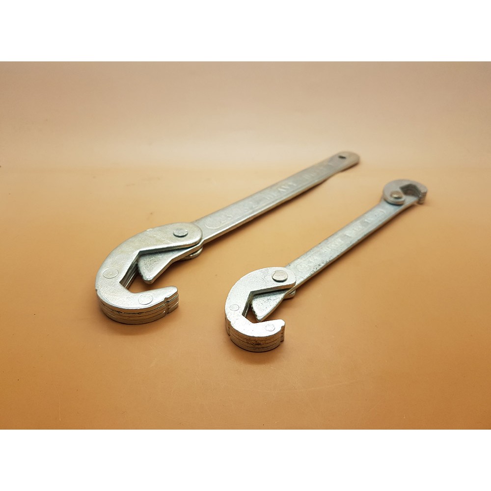 2 pcs Multi function Adjustable Snap'N Wrench Universal / kunci pas