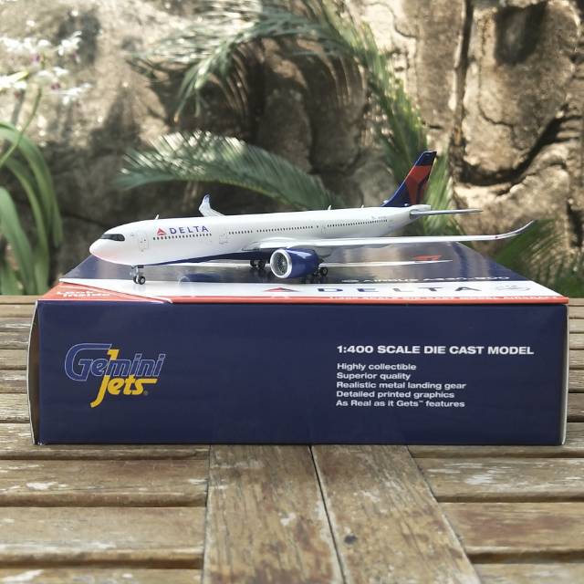 Airbus A330-900 NEO
by Gemini Jets