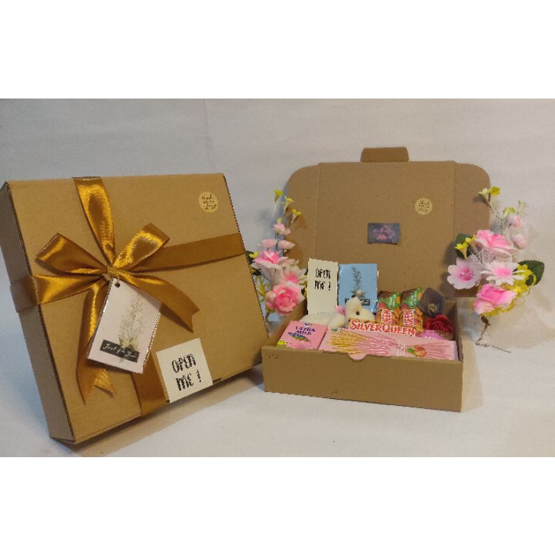

PAKET HAMPERS SNACK BONEKA MURAH !!!