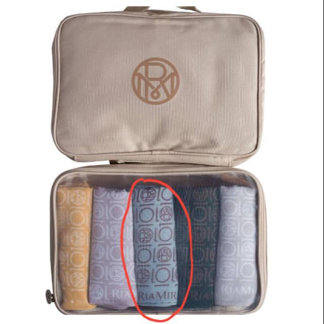 Ria Miranda Monogram Scarf 1 Dekade