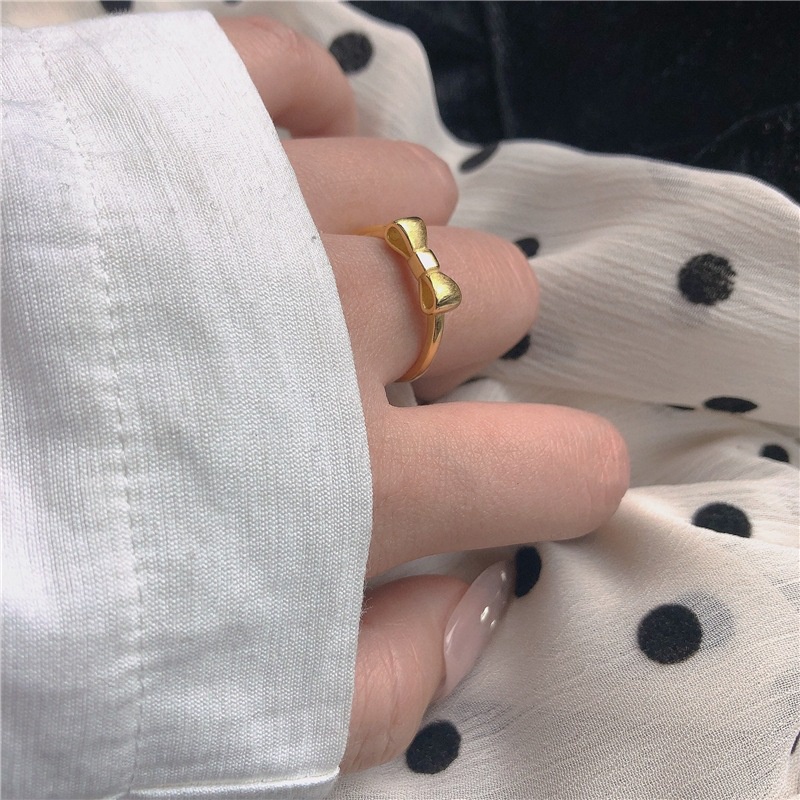 Cincin adjustable Desain Kupu-Kupu Warna Emas Matte Untuk Wanita