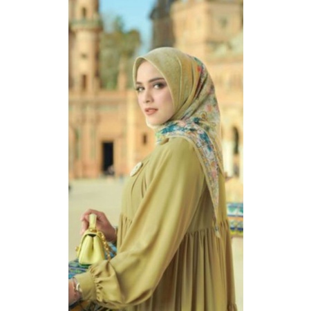 Sevilla Series Buttonscarves