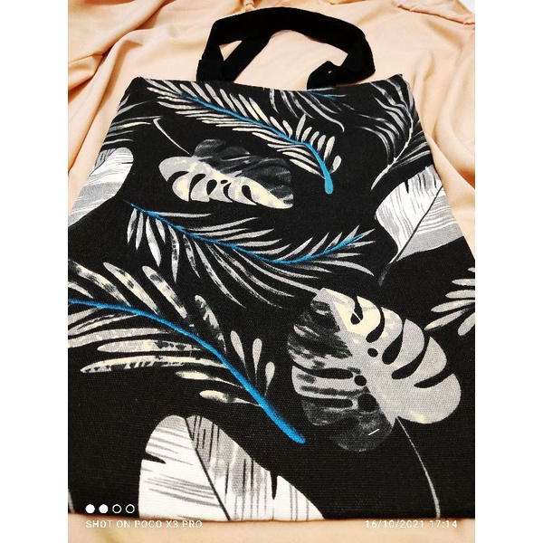 Tas Kanvas / Totebag Kanvas / Tas Laptop / Tas Selempang/ Tas Pria dan Wanita / Tas Fashion / Tas Kekinian