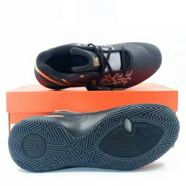 kyrie irving flytrap 2 black and gold