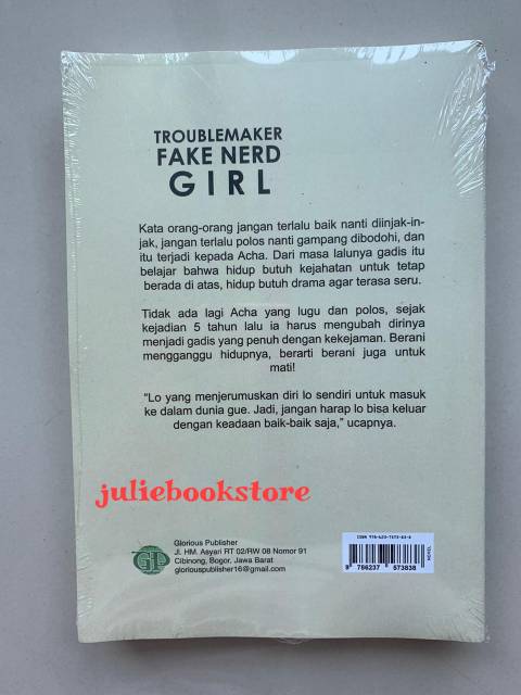 Novel Troublemaker Fake Nerd Girl Mutiara Saragih Shopee Indonesia