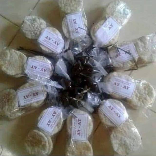 

Paket 5 bungkus kemplang ay ay