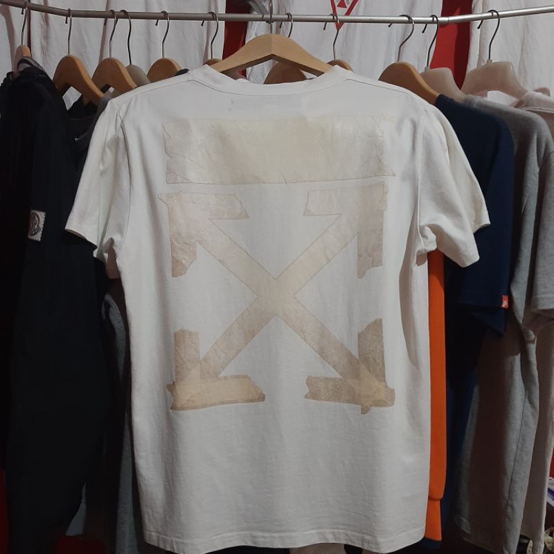 Tshirt Kaos Off White second bekas