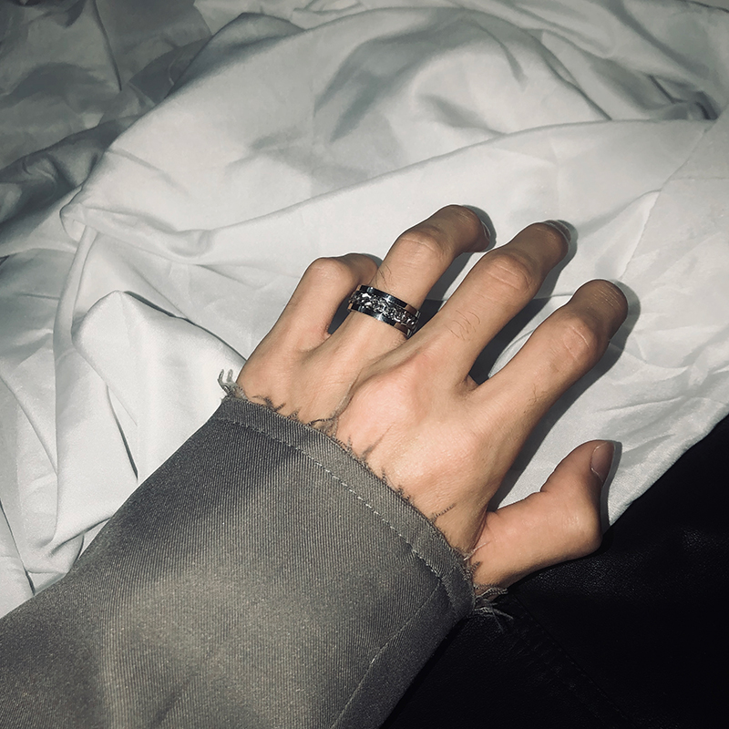 Cincin Model Rantai Berputar Gaya Hip Hop