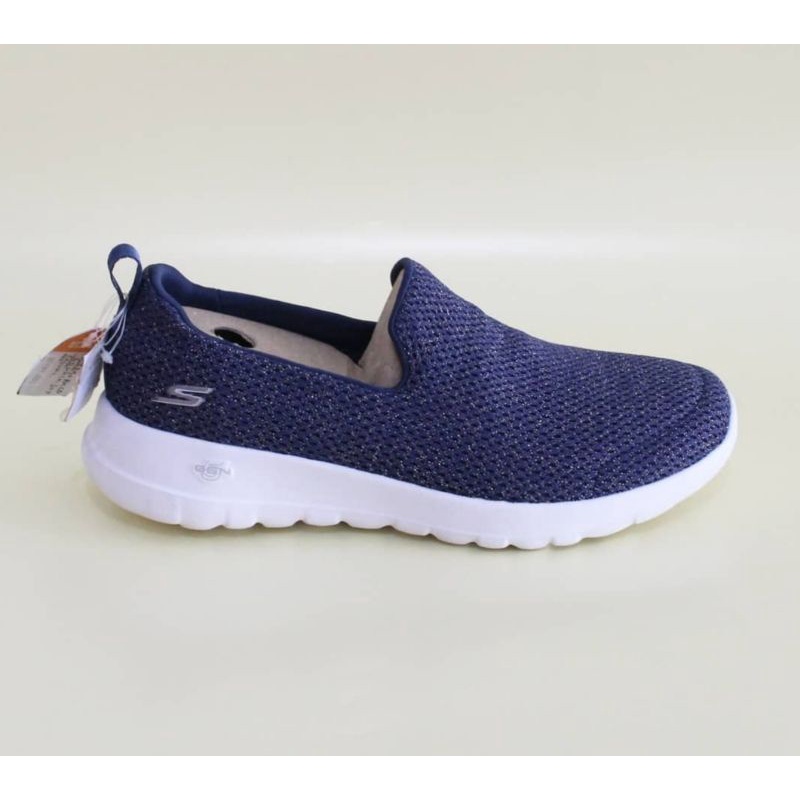 sepatu wanita Skechers Go Walk Joy