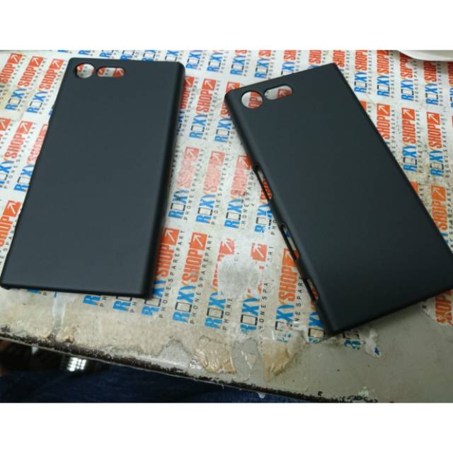 Hard Case Hitam Sony Xperia X Compact